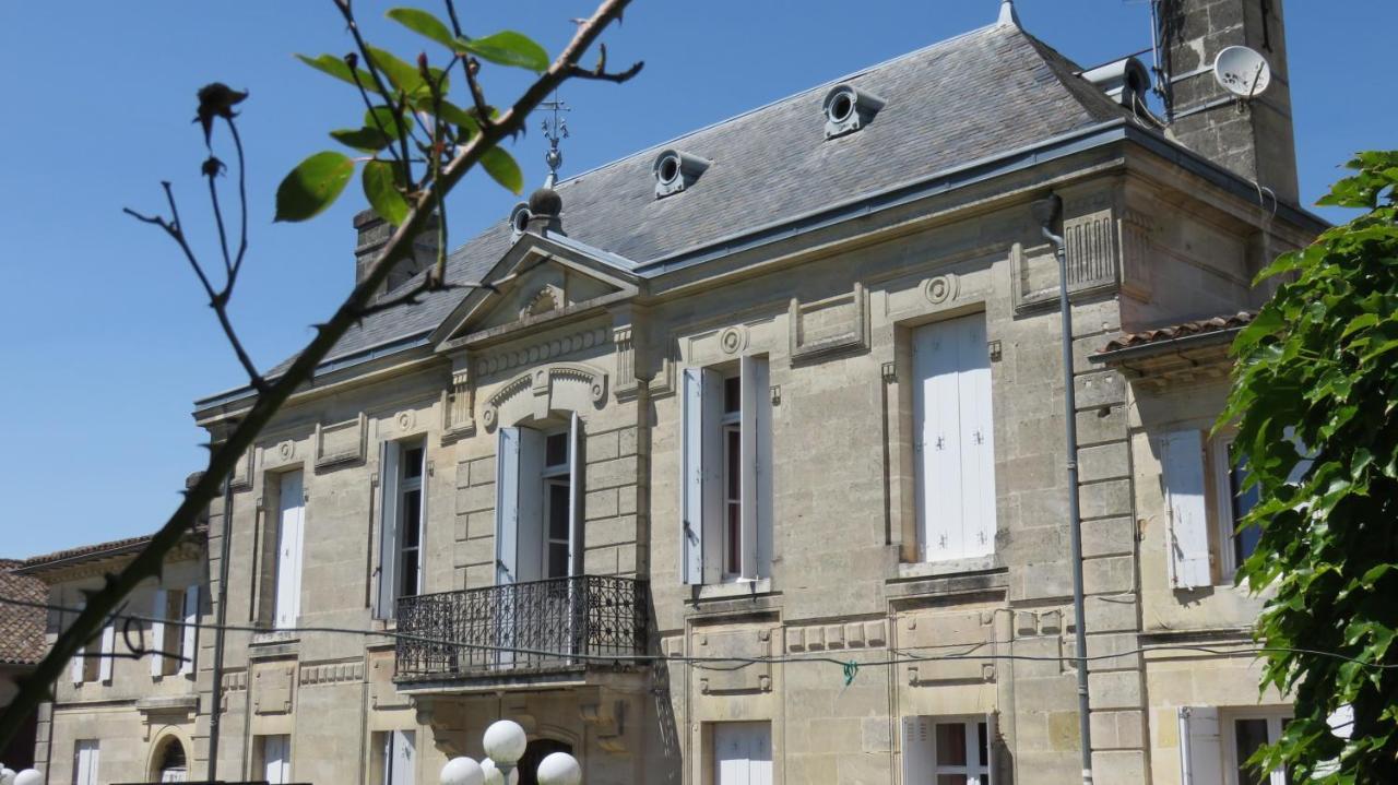 Chateau Begot Lansac  Exterior photo